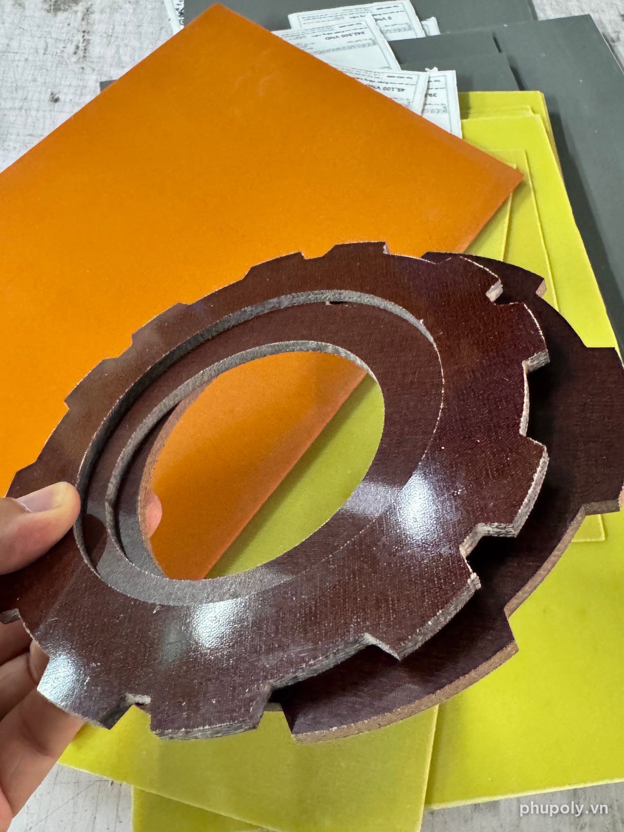 Cạnh cắt CNC của chi tiết phíp vải bố, lộ lớp vải
