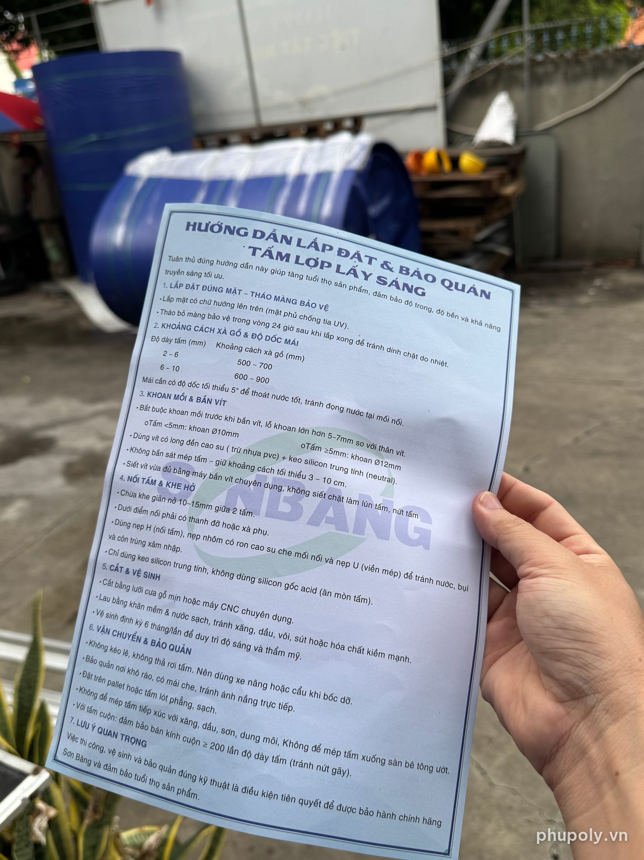 Tờ hướng dẫn lắp đặt và bảo quản tấm lợp lấy sáng Sơn Băng gửi kèm đơn poly 10mm