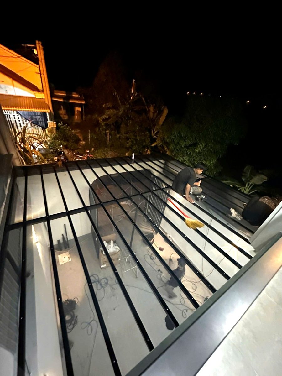 Mái poly đặc trong hoàn thiện tại nhà phố Cần Thơ