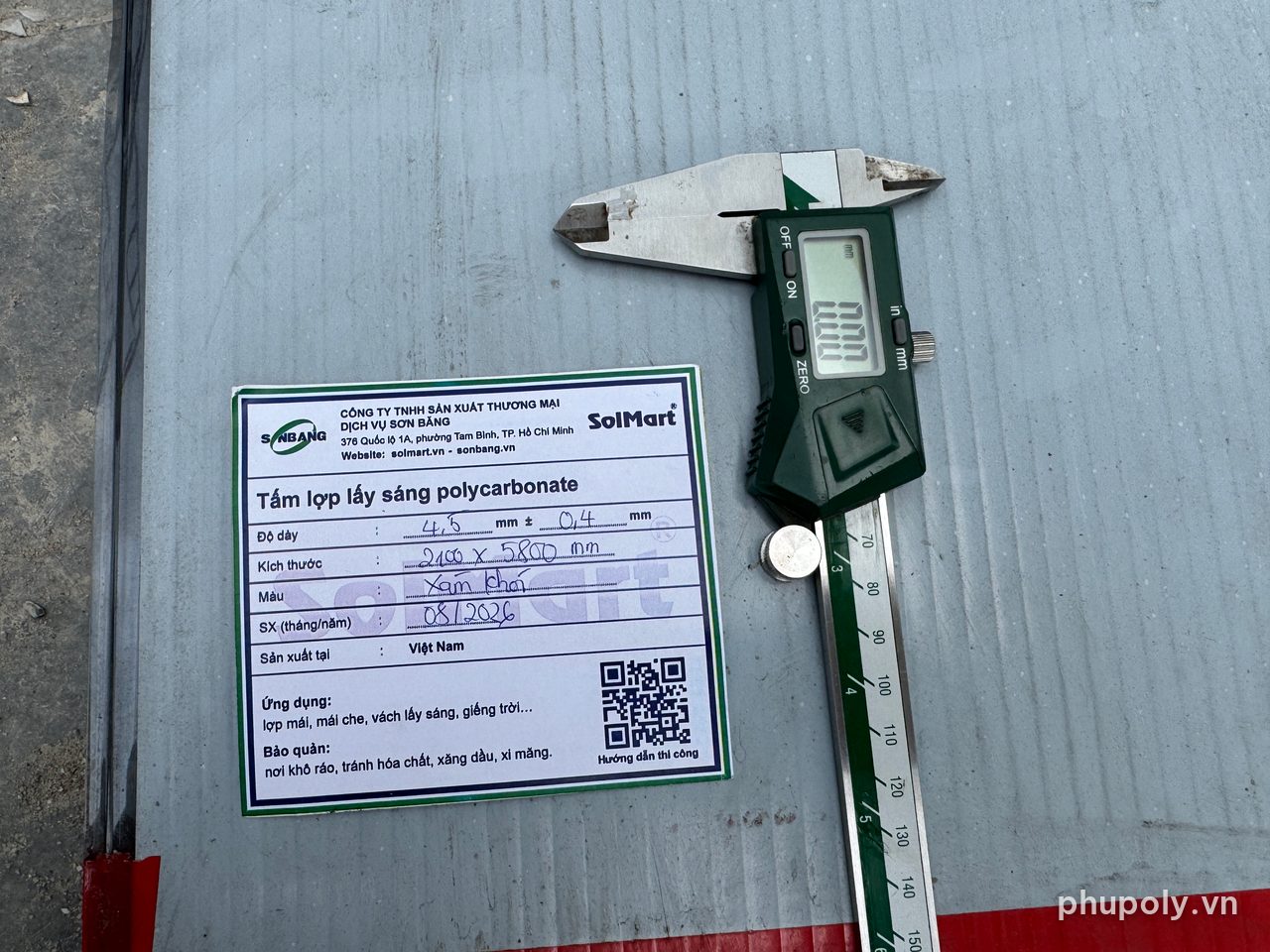 Tem tấm poly rỗng SolMart xám khói ghi độ dày 4,5mm, khổ 2100 x 5800mm